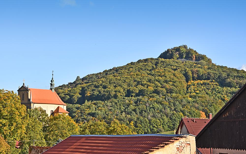 Hrad Ostr� z Mile�ova.