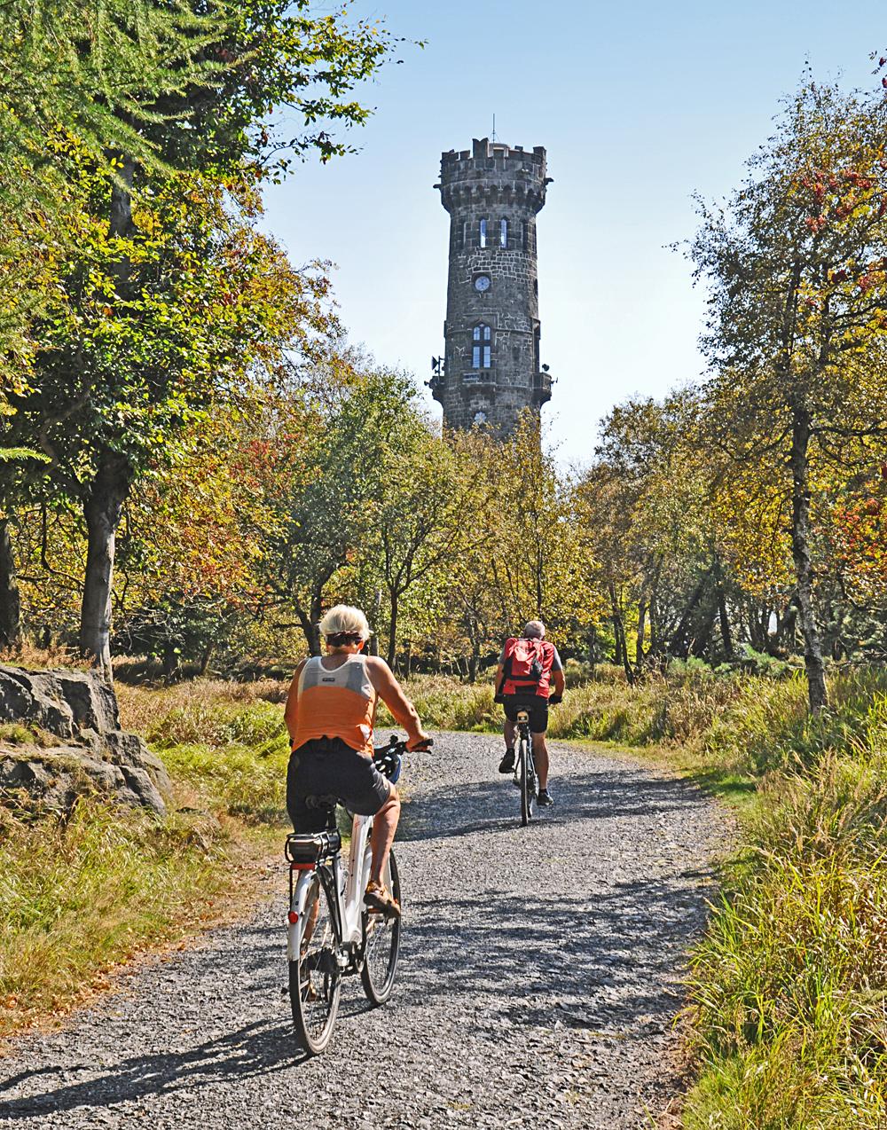 Cyklist� na D���nsk�m Sn�n�ku.