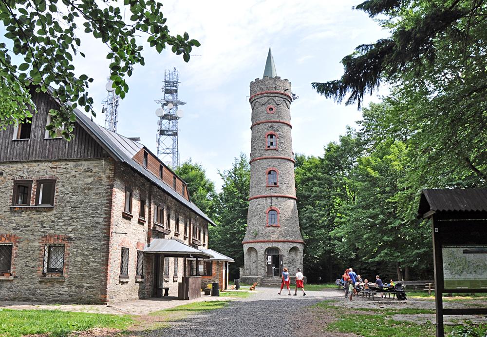 Rozhledna stoj� na Jedlov� ho�e od roku 1891.