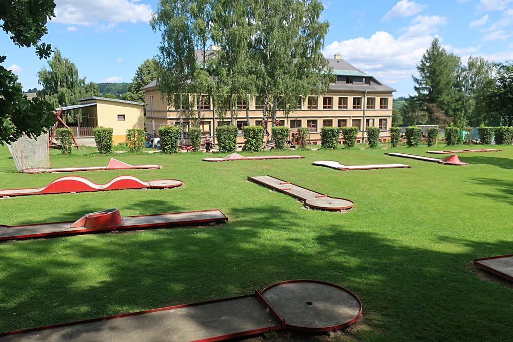 Sportovn� are�l v Ji�et�n� pod Jedlovou.