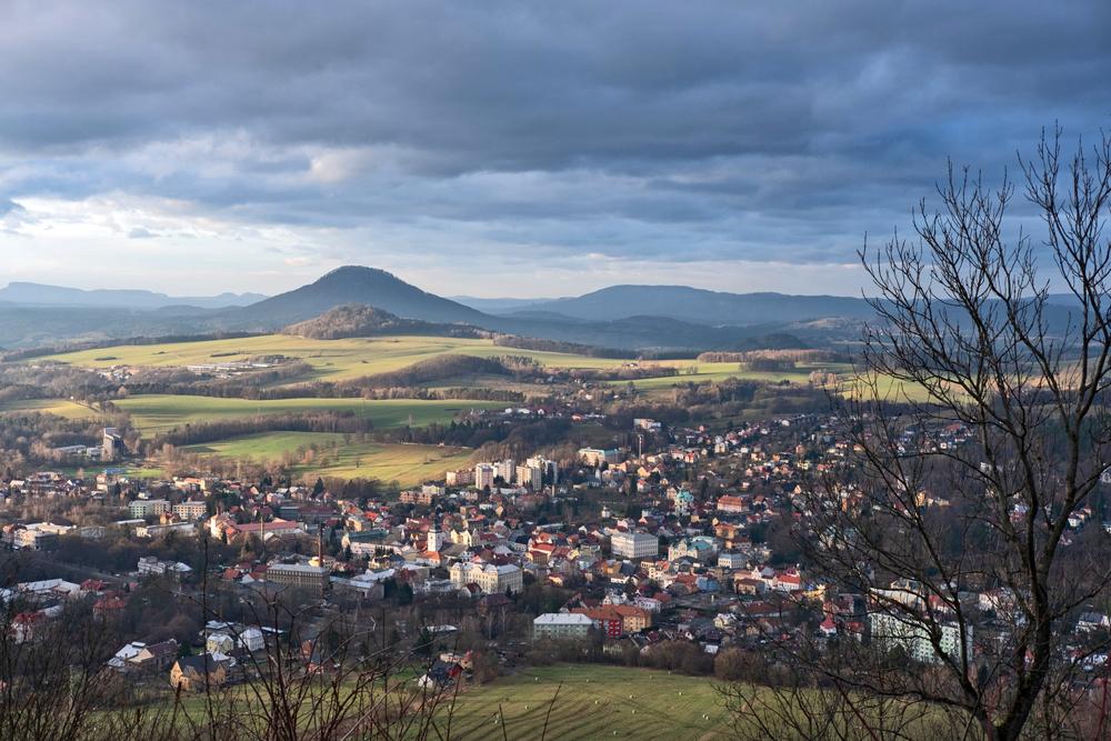 Novoro�n� v�stup na Z�meck� vrch u �esk� Kamenice.