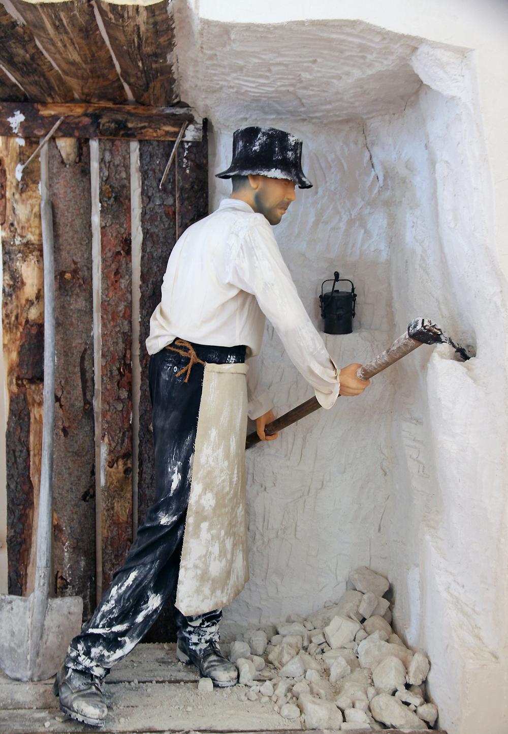 Horník těžící kaolin - Muzeum Podbořany - expozice Hlubany Horník těžící kaolin - Muzeum Podbořany - expozice Hlubany