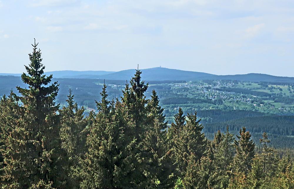 Rozhledna na Auersgergu z Blatensk�ho vrchu.