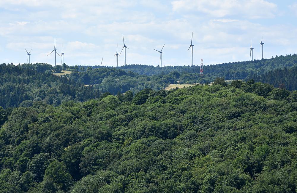 V�trn� elektr�rny v Kru�n�ch hor�ch.