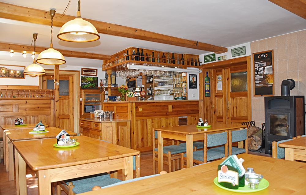 Restaurace hotelu U Zelen�ho stromu v Janov� (�esk� �v�carsko)
