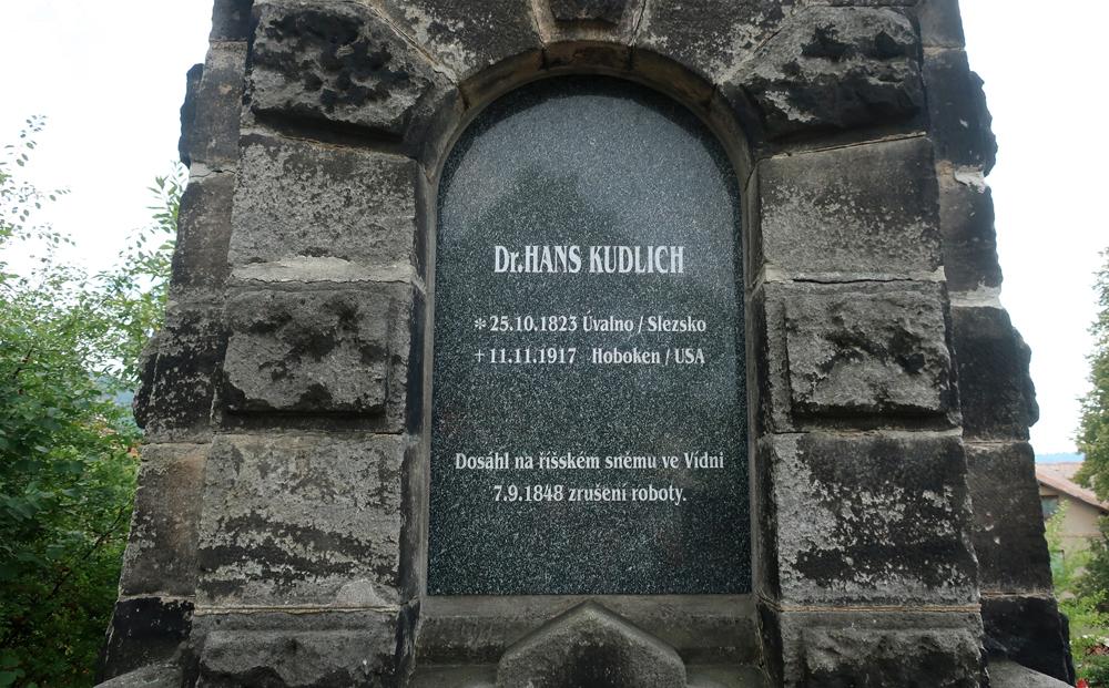Pam�tn�k Hanse Kudlicha v Ludv�kovic�ch u D���na.