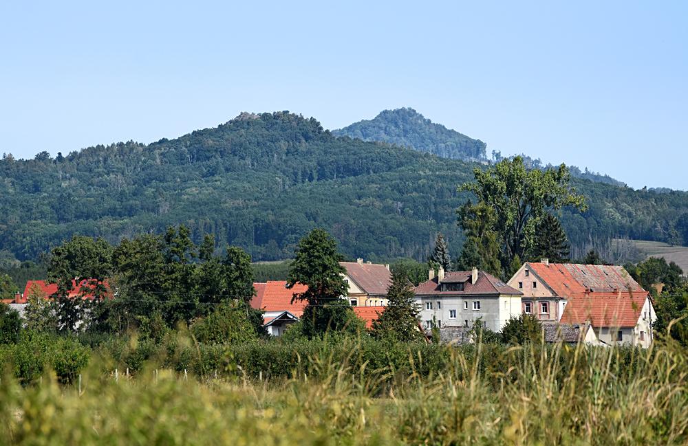V�hled na Trojhoru a Pannu - �esk� st�edoho��.