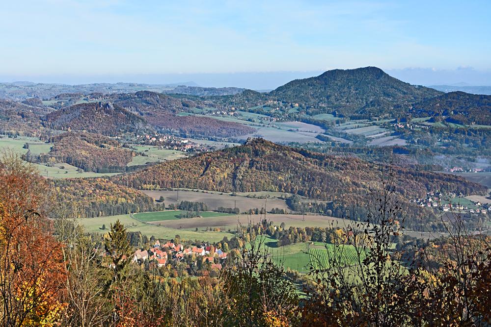 Sedlo, Kalich a Trojhora v �esk�m st�edoho��. 