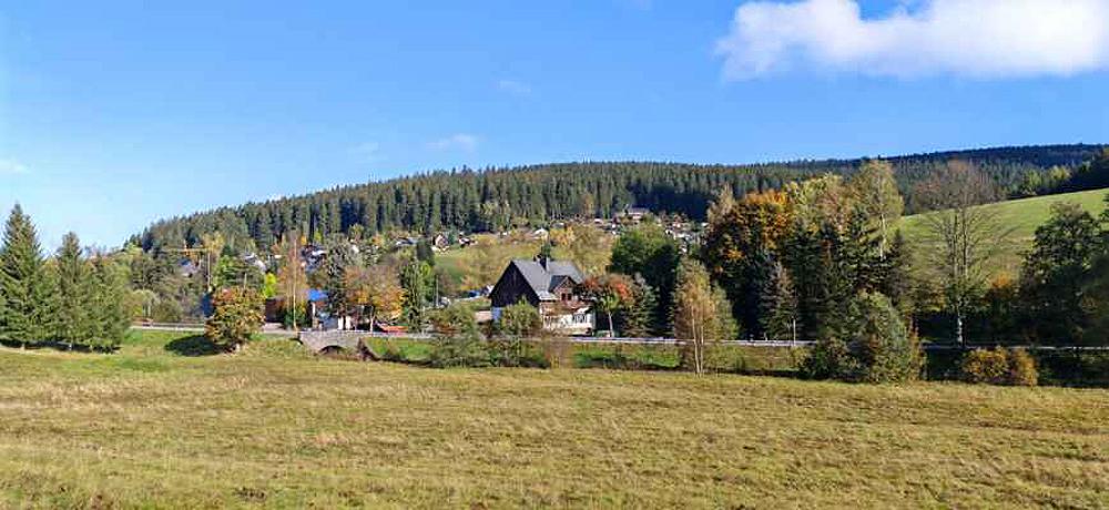Krajina v okol� J�chymova v Kru�n�ch hor�ch.