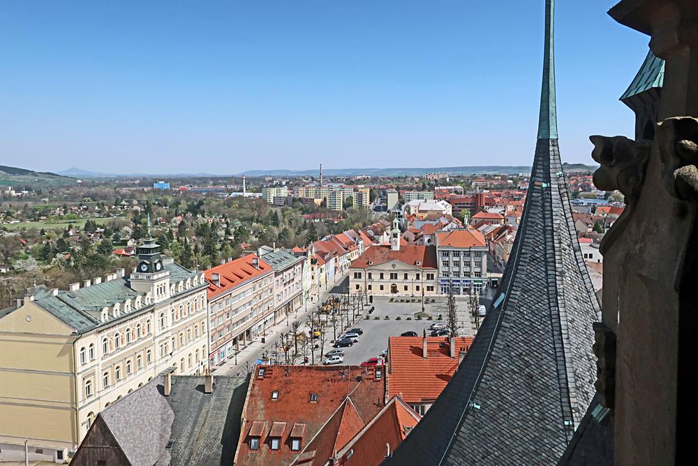 Chr�m svat�ho Mikul�e v Lounech - v�hled z v�e
