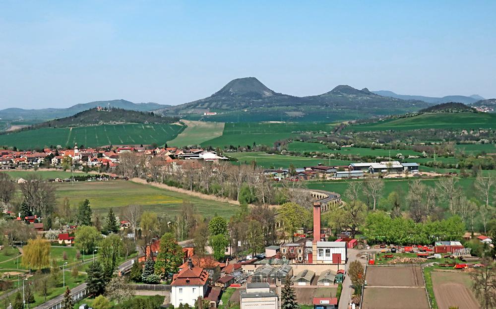 Chr�m svat�ho Mikul�e v Lounech - v�hled z v�e