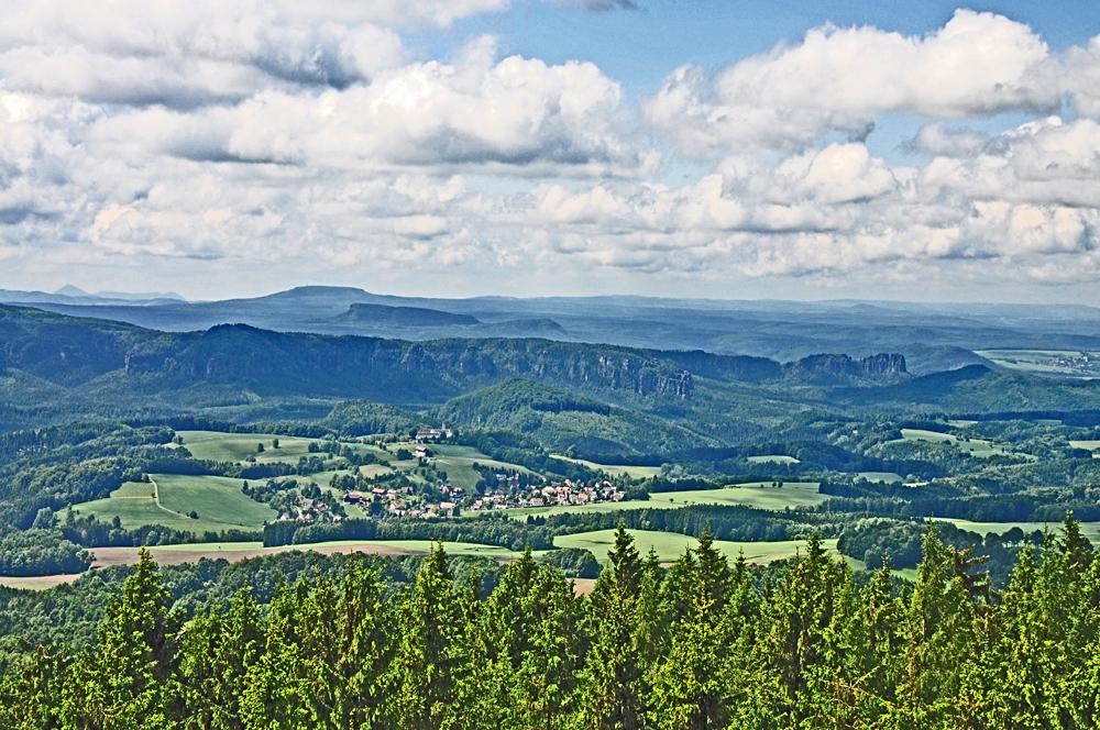 V�hled z rozhledny Tane�nice.