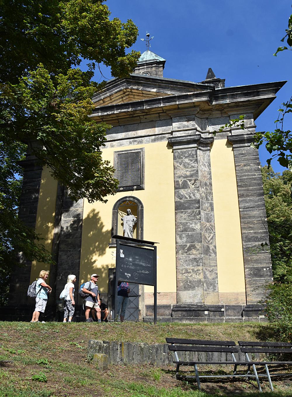 Kaple Nejsv�t�j�� trojice stoj� na vrcholu Horky u Chlumce.
