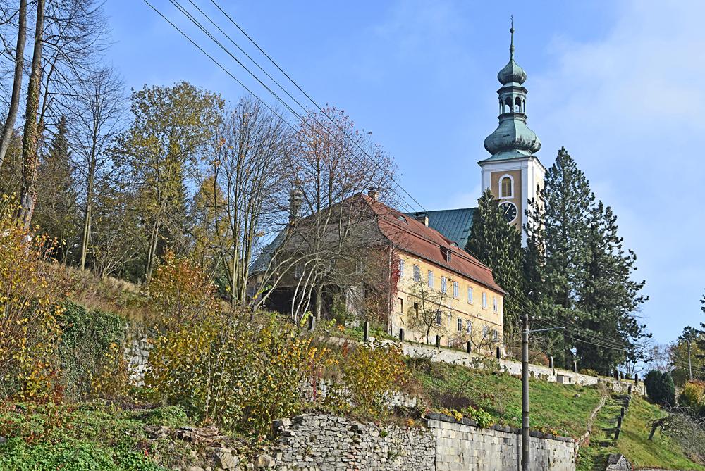 Kostel a fara v Kr�sn� L�p�.