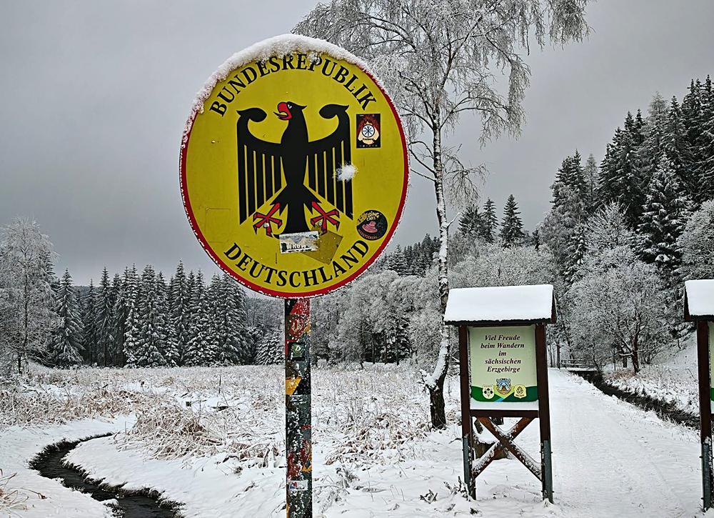 Turistick� hrani�n� p�echod v Doln� Moldav� v zim�.