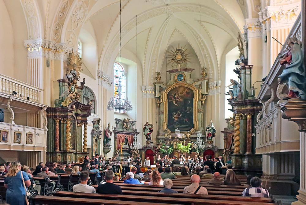 Interi�r kostela sv. V�clava ve �luknov�.