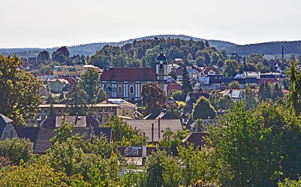Pohled na centrum �luknova z vyhl�dky na �idovsk�m vrchu.