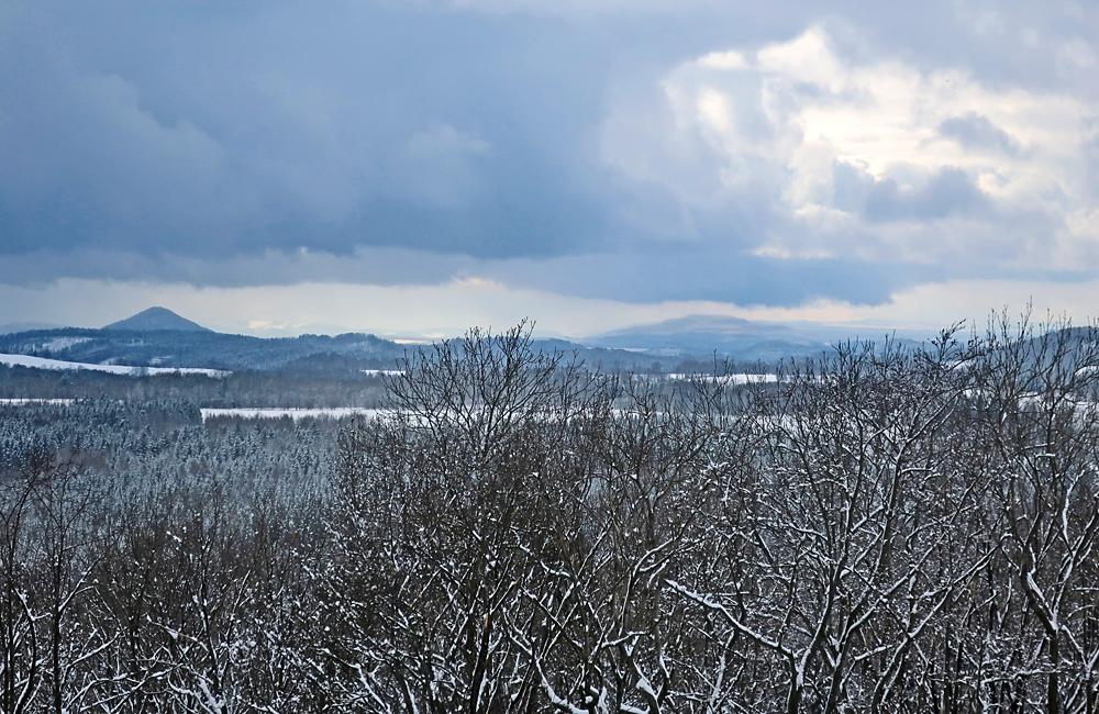R��ovsk� vrch a D���nsk� Sn�n�k z Dymn�ku.