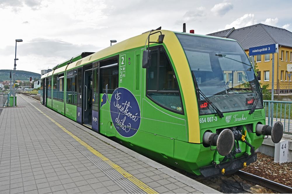 Oparensk� expres - turistick� lok�lka T4 (Doprava �steck�ho kraje)