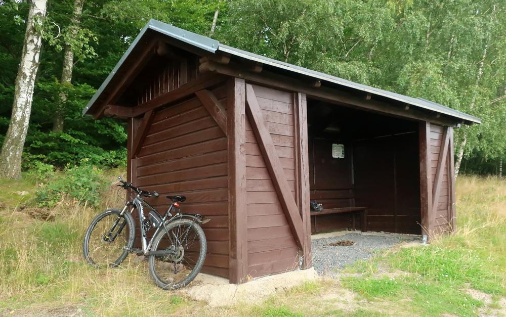 Turistick� odpo��vadlo pod Jitrovn�kem.
