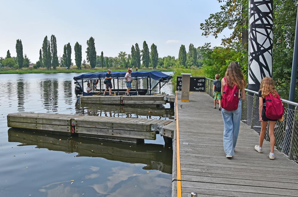 Turistick� lodn� linka T93 Litom��ice - Terez�n.