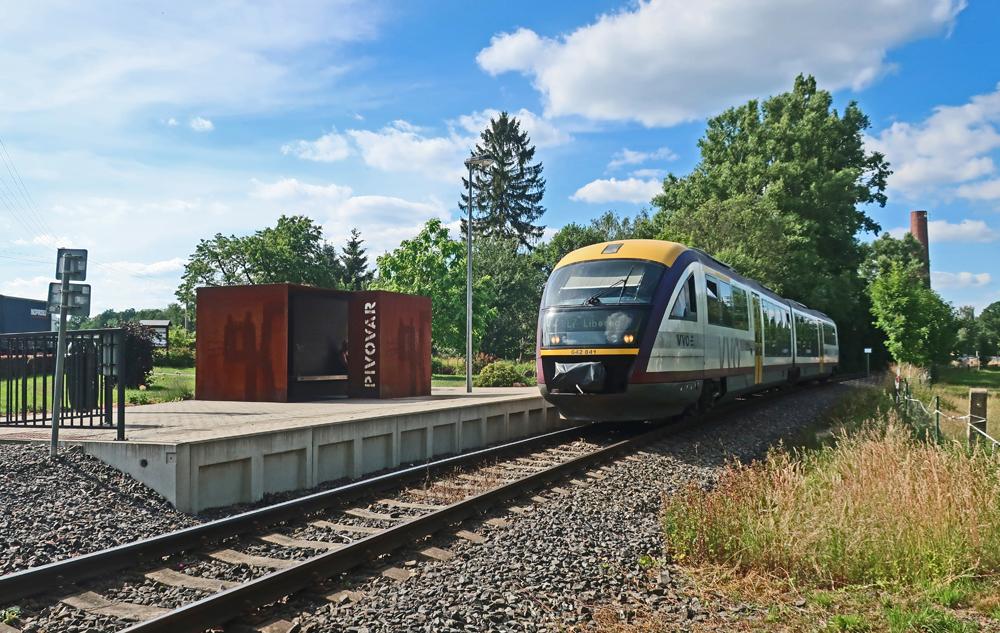 �elezni�n� zast�vka Varnsdorf - pivovar Kocour.